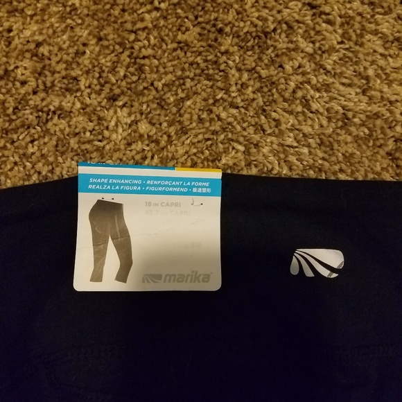 Marika Capri Workout Pants. Medium. - Picture 3 of 4
